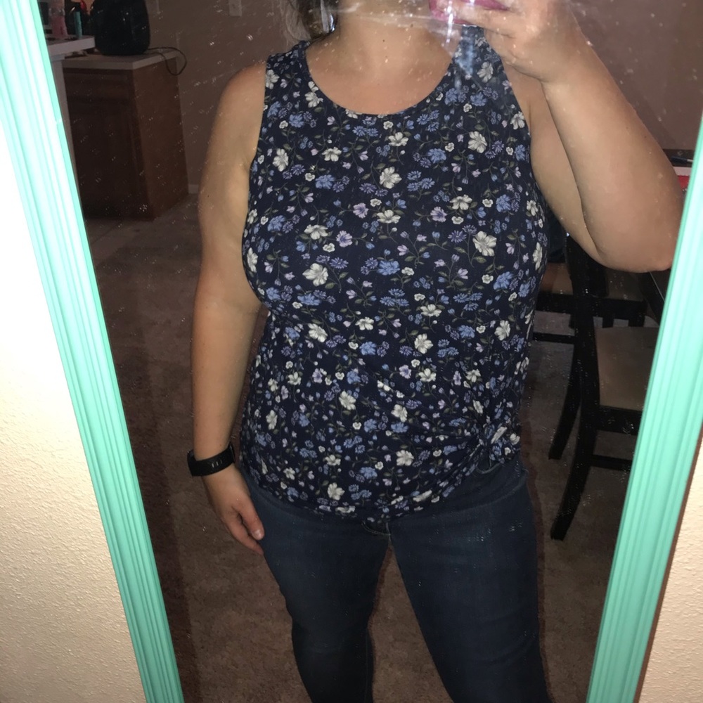 Old Navy blue flower top